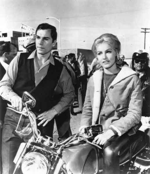 George Maharis as Buz Murdock with guest star Julie Newmar on Route 66 